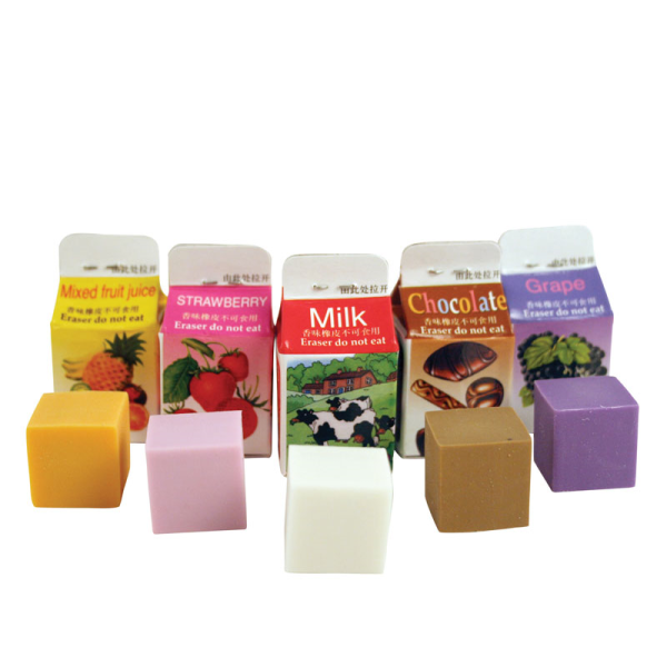 Ароматизирани гуми за триене в опаковки като кутйика за сок.