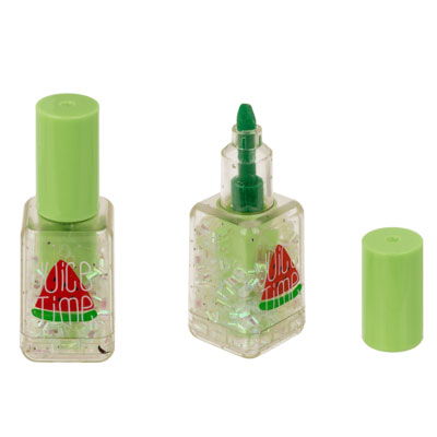 Текстмаркер в бутилчица от лак за нокти.