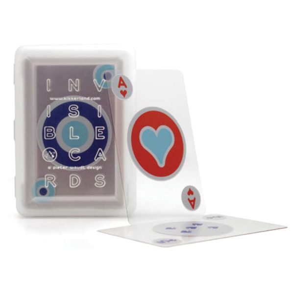 Прозрачни пластмасови карти за игра.