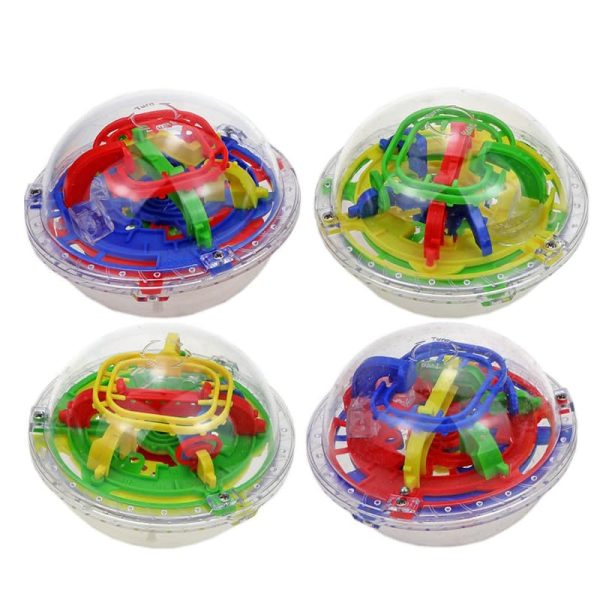 Сферичен лабиринт с 75 препятствия.