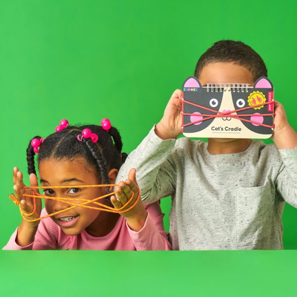 Игра с ластик котешка люлка със сладка книжка с дизайн на котешка муцунка с инструкции.