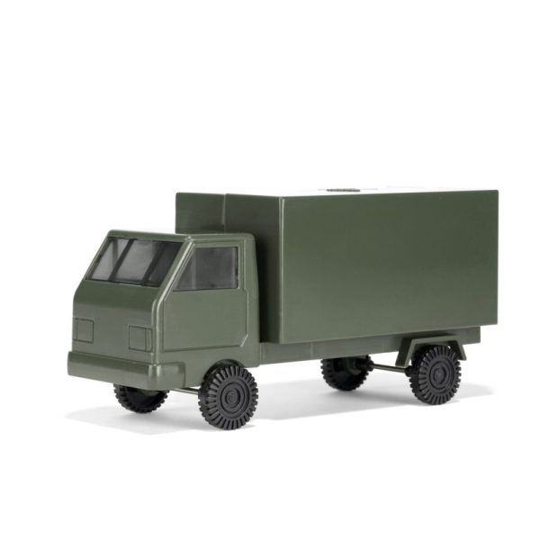 Комплект инструменти в кутия във формата на камион.