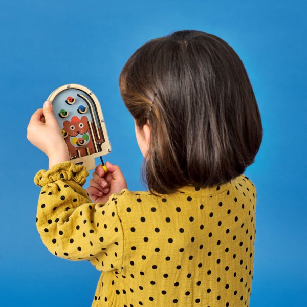 Дървена игра като pinball със сладък дизайн на животинки.