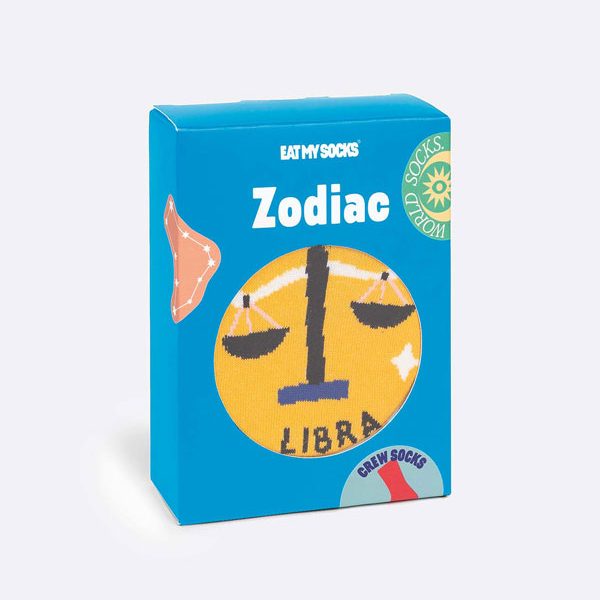 Зодиакални чорапи за везни в забавна опаковка.