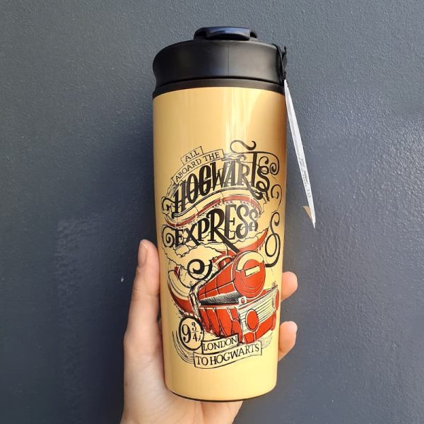 Чаша за път с илюстрация на Hogwarts Express.