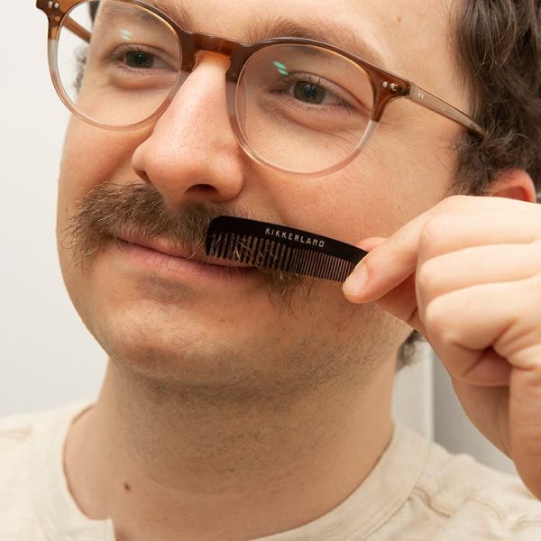 Мини гребен за мустаци