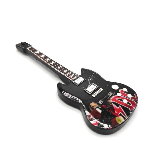 Магнит във формата на китара AC/DC